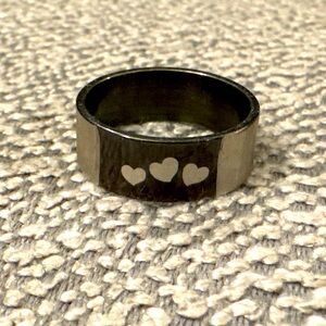 Steel Heart Pattern Ring 🖤